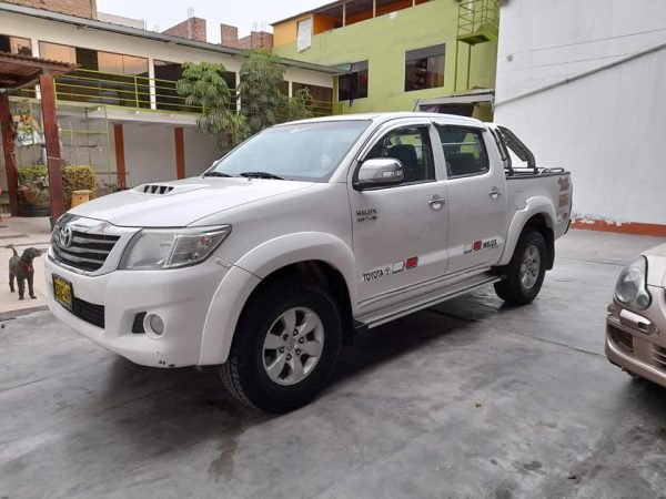 TOYOTA MODELO HILUX SRV AÑO 2013 PRECIO S/.41,000.00 - Imagen 2